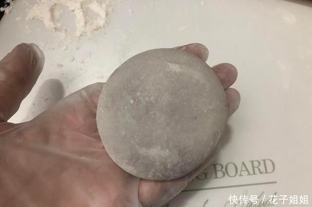  熟糯米粉|秋天，这碱性食材别错过，做成小饼，香甜软糯，上桌连吃3个