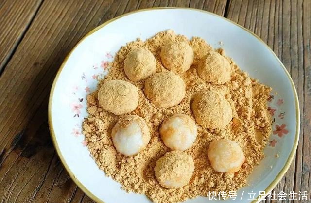 做法|全新糯米糕做法,懒人也能轻松学会,加热水烫发,比糍粑还美味