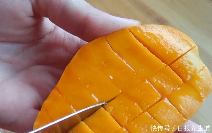 芒果|芒果这样吃还是第一次见,甜香脆皮,滑嫩营养,真是太美味了