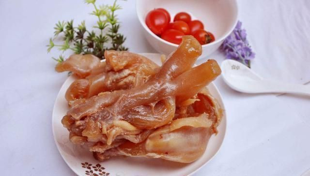 汁味|家常臊子牛筋，吃起来牛筋软糯，汁味浓厚，下酒和下菜都合适