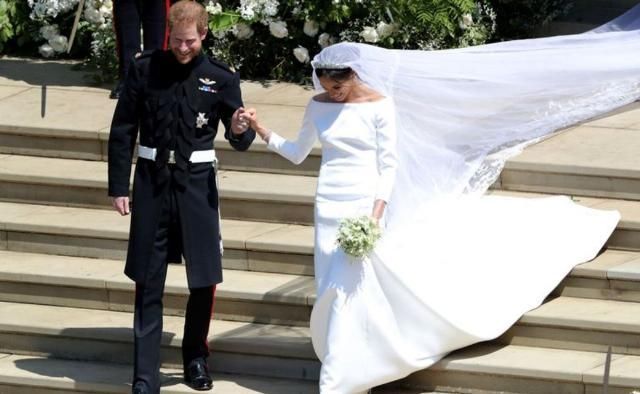 婚纱|百年婚纱秘史原来以前的新娘还不止会穿白婚纱