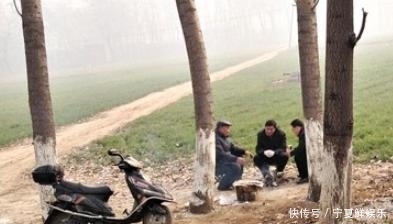 发生|10岁男童目睹父亲被邻居杀害，十年追凶，成功助警方将嫌疑人抓获