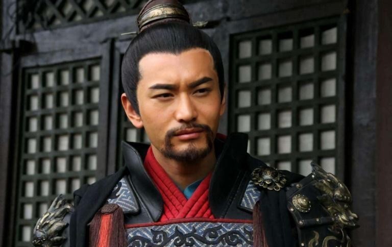 年羹尧|同样是汉族出身，岳钟琪的权力不比年羹尧小，为何雍正却放过了他