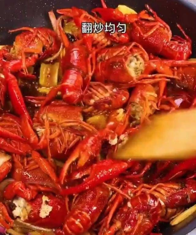 龙虾|十元一斤很好吃,辛辣可口,很好吃而且超级上瘾