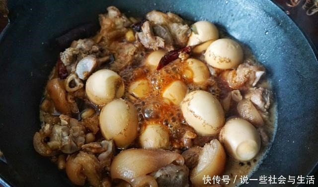 入口|猪脚加了一勺这个,味道香浓醇厚,入口肥而不腻,真是越吃越上瘾