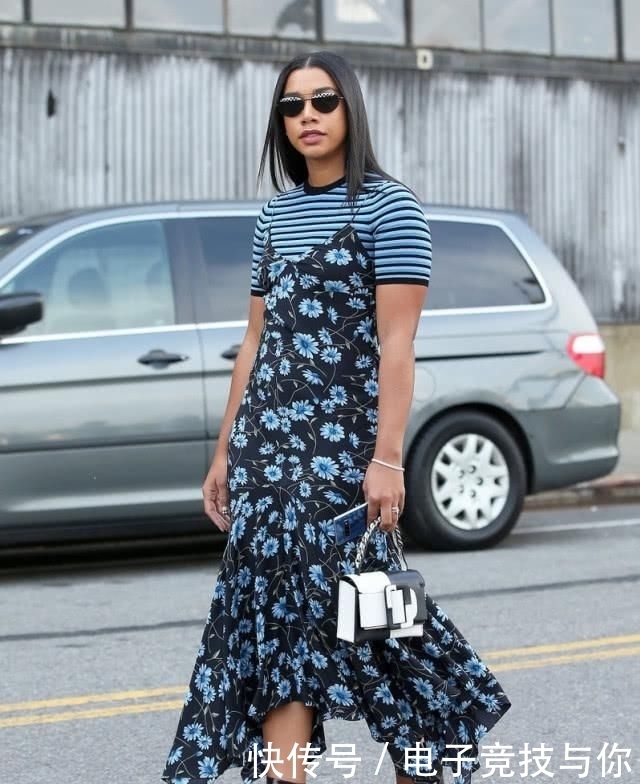 饱满|她是英国女DJ,中年发福却依旧时尚,碎花深V裙掩盖饱满身材