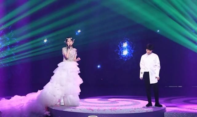  同台|天！周深竟和TA同台了！网友：我要醉在这首歌里了！