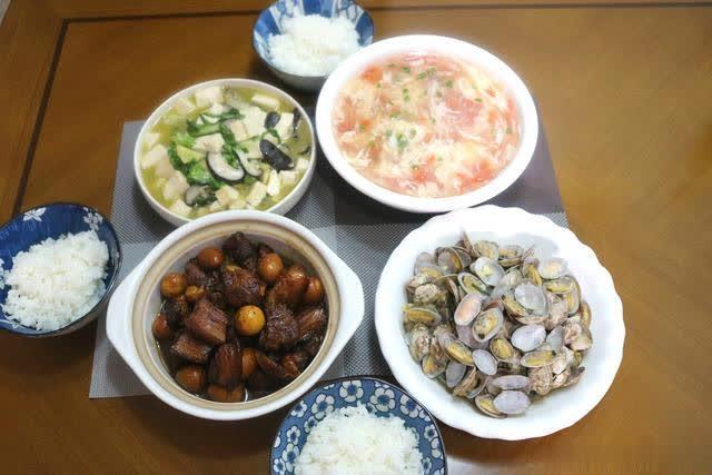 家常|一家三口的晚餐，家常美味，简单温馨，满满的幸福感！