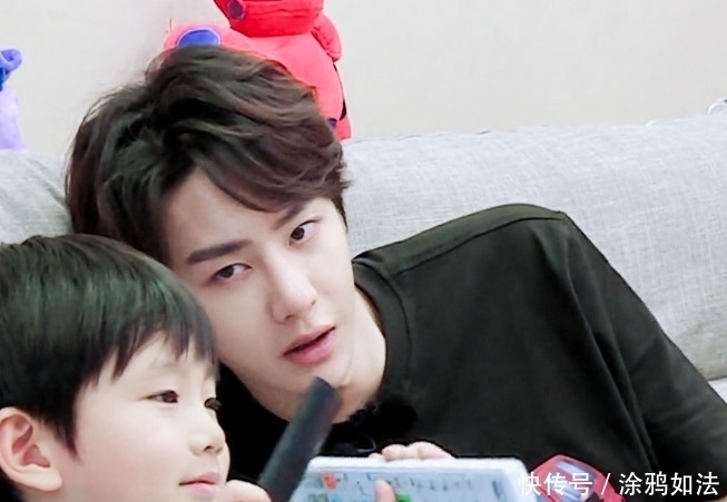 境界|王一博带娃已达最高境界,小肚腩一闪而过,还是被发现了