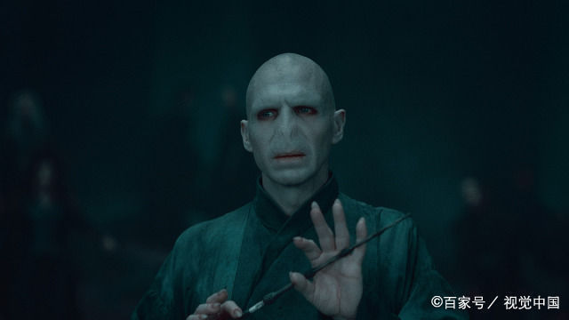 伏地|《哈利波特》格林德沃和伏地魔,谁才是“最强黑魔王”