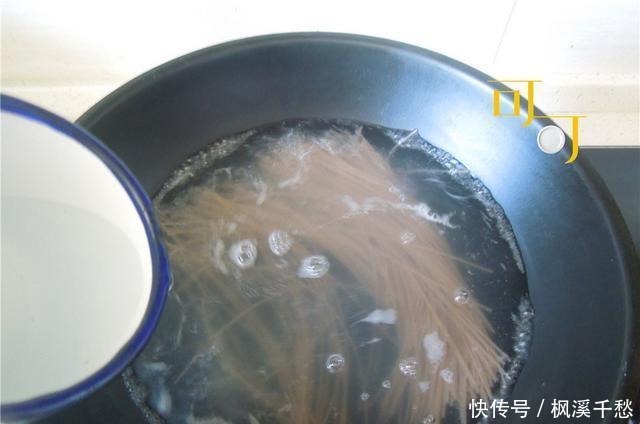 送给|热量极低,口感却很好的凉拌荞麦面,送给喜欢健康饮食的你