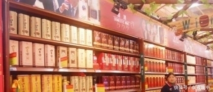 实在|逛街碰见这些尴尬酒,建议存几瓶留着慢慢喝,都是实在粮食酒