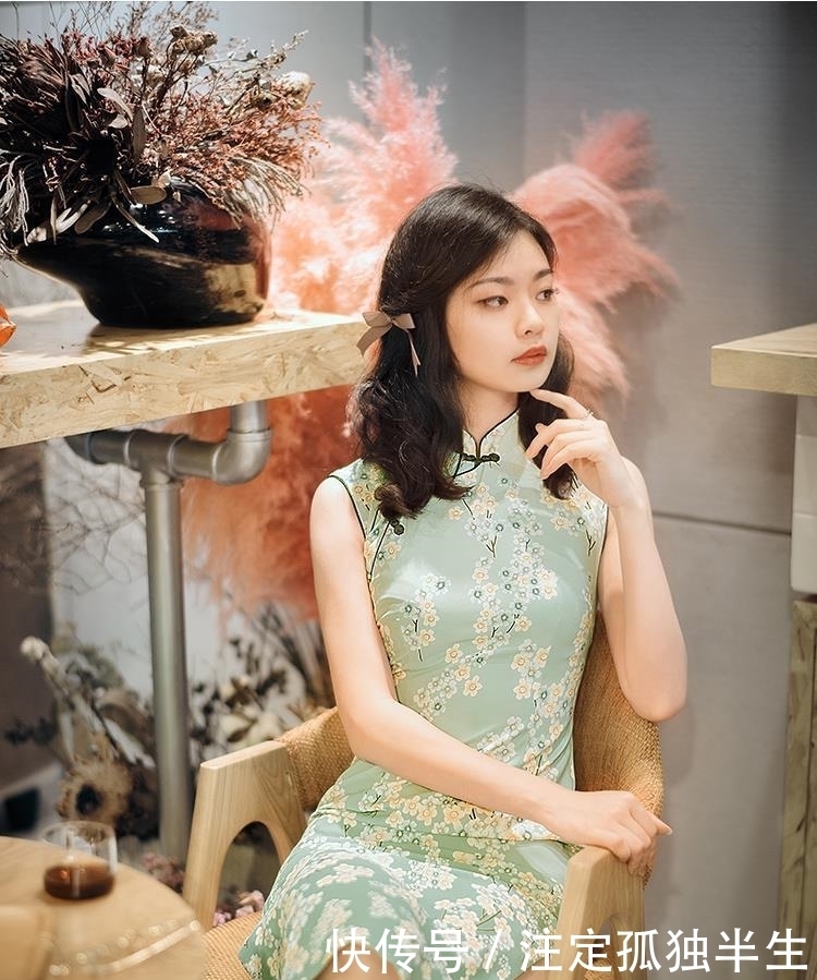 比包|比包臀裙端庄,比蛋糕裙显瘦!今夏流行的是“旗袍裙”,真优雅