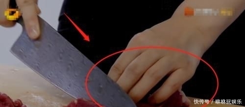  牛肉|《中餐厅》赵丽颖切牛肉，当镜头放大手部特写，网友：不敢下口！