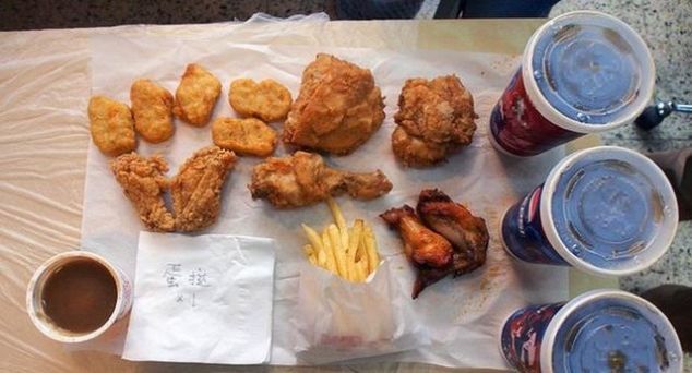 炸鸡|肯德基开了第一家自助餐厅,每位126元,终于能狂吃炸鸡汉堡了