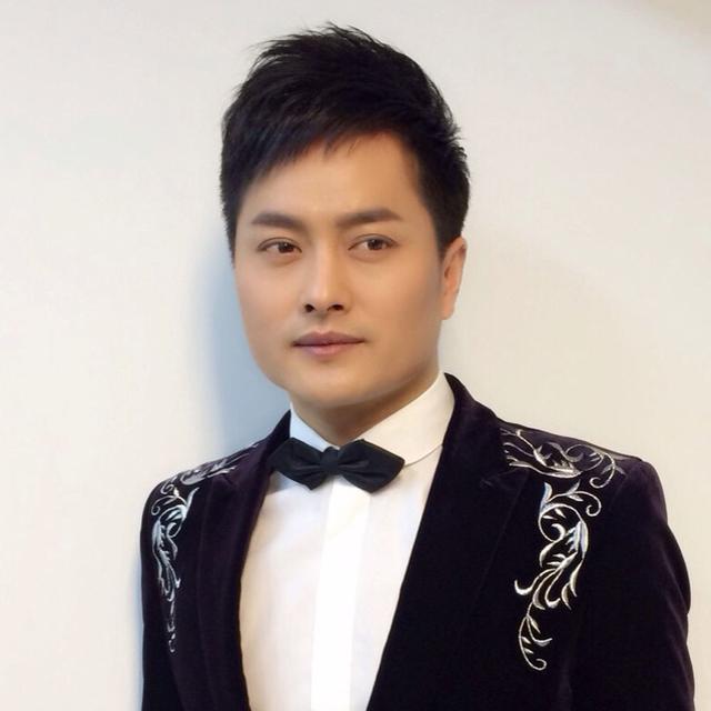 分道扬镳|星光大道亚军云飞爆红后和妻子分道扬镳,如今过得怎样