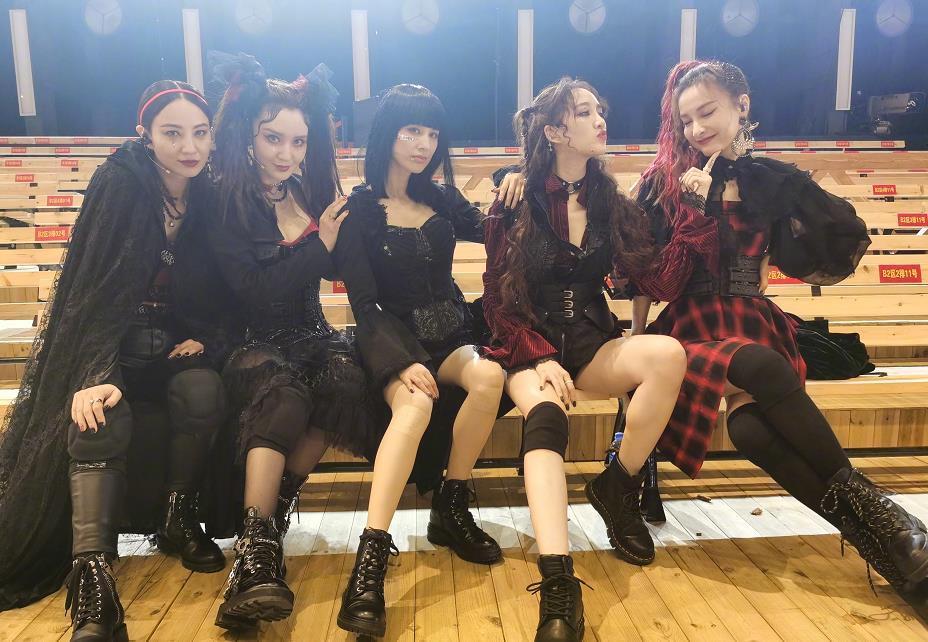  只能|实力派女星袁咏琳只能垫底？《浪姐》排名引争议，观众却无可奈何