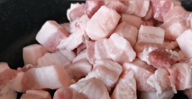 从不|我家五花肉从不红烧,加一块豆腐,不加油不加水,上桌瞬间被扫光