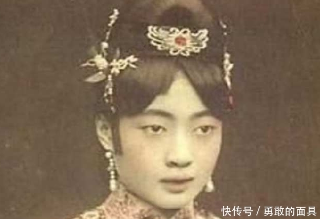 耐人寻味|45岁车夫娶了溥仪的皇妃，恩爱一生，临死前的一句话耐人寻味！