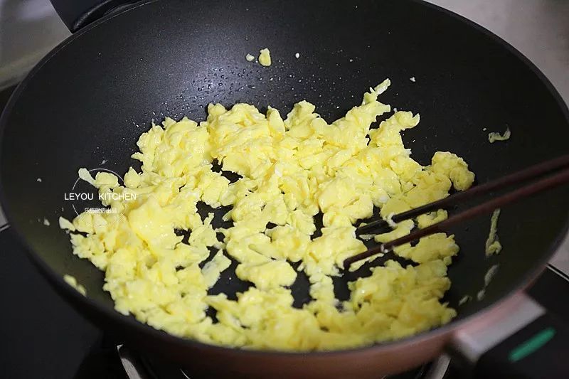 静置|在家做馅饼,和面很重要,照着做馅饼皮薄馅大,放凉了也软软的