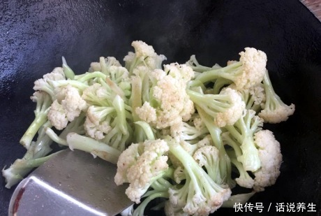 脆嫩|干煸菜花,有人焯水有人过油大厨教我正确做法,脆嫩不吸油