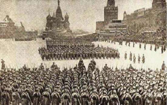 究竟|1941红场大阅兵:斯大林与希特勒究竟“谁主沉浮”