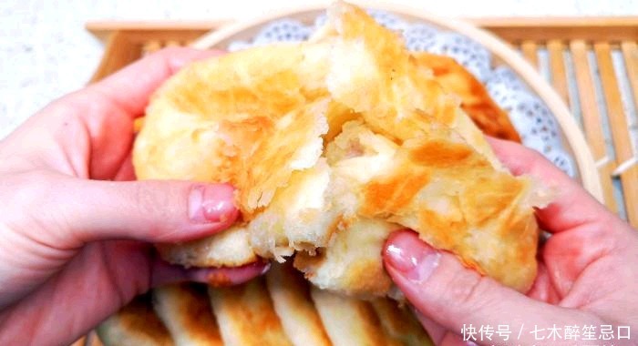 搅拌|宅家大半月，全家都馋这道面食，三天两头喊我做，一袋面粉见底了