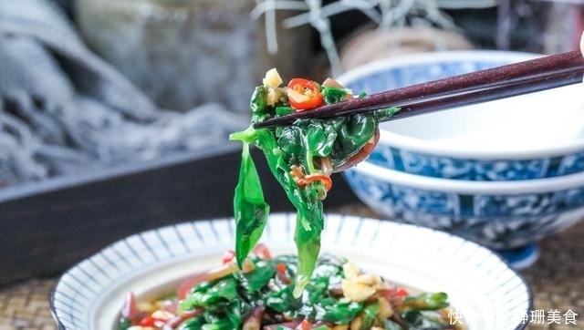 正当|夏天最好吃的野菜,2块钱1大捆,焯个水拌一拌特香,正当季要多吃