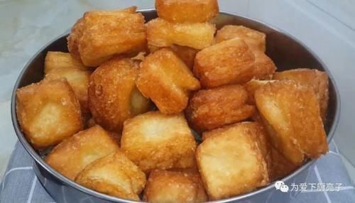香酥|我家面粉就爱这样吃,加2个鸡蛋,焦脆香酥不油腻,吃过就念念不忘