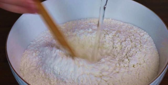 烙饼|糯米和面粉的结合太美味了如果你不做饭,就不需要烙饼很好吃,又软又粘