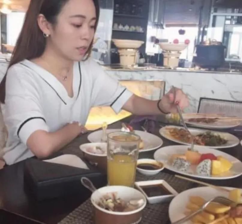 茶叶|吃自助餐时,聪明人只拿这“3种饮料”,老板看了内心咆哮行家