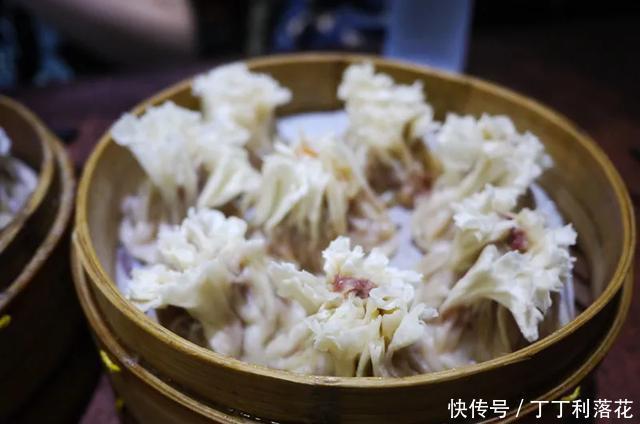 方城|羊肉烩面和烧麦,构成方城最美好的早晨