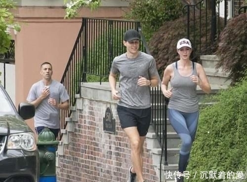 跟着|伊万卡有多自律？每天坚持跟着丈夫晨跑，紧身运动衣勾勒出完美身材