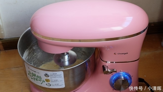  面团|面包别再买了，自己在家做，不用黄油不用高粉，柔软拉丝超好吃！