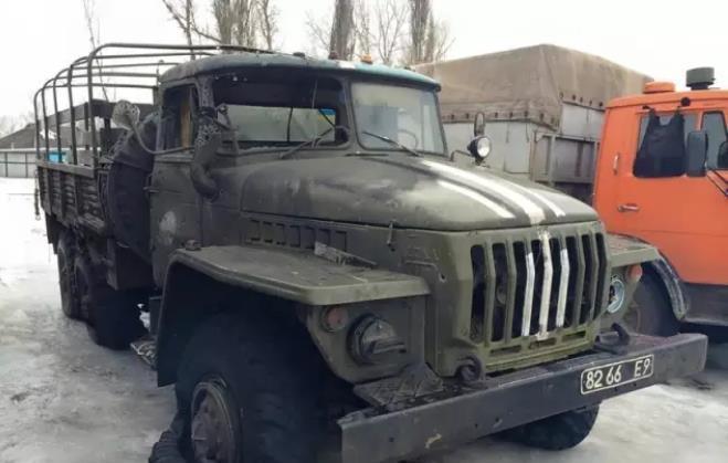 新花样|车轱辘玩出“新花样”轮胎没空气,战车照样满地撒欢