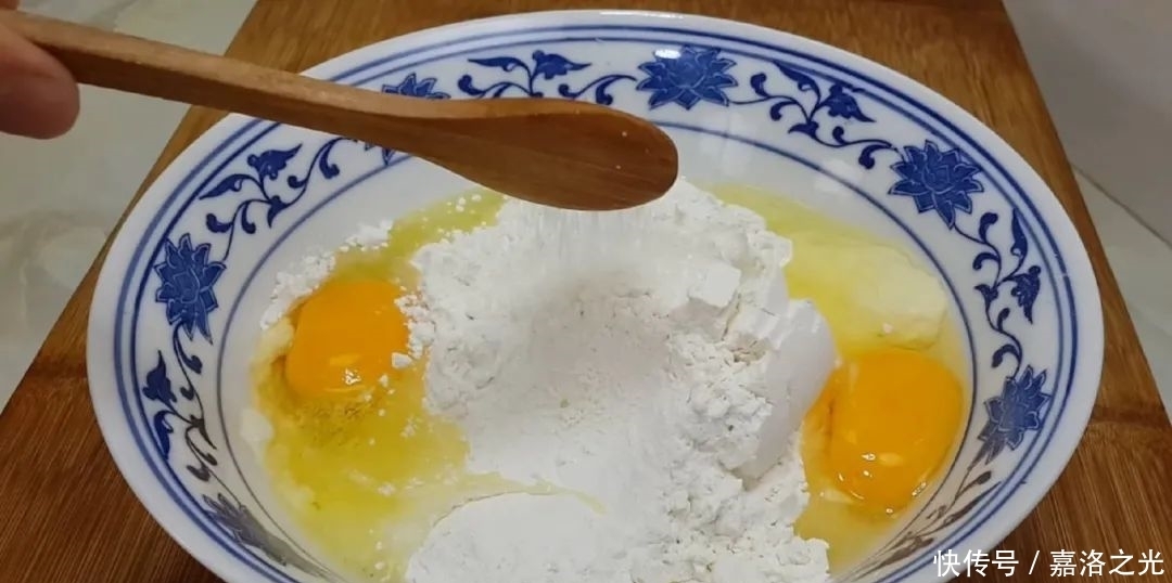 面包|2个鸡蛋,1碗面,不用蒸不用烙,比面包松软香甜,吃过就念念不忘