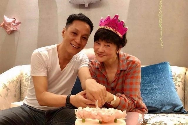 丁克|“要是能重来,我一定让爸妈抱上孙子”,坚持丁克的康辉,后悔了
