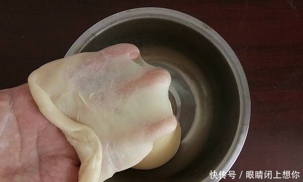  幸福|蛋黄酥，一口都是幸福！