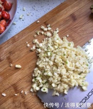 过瘾|又到了吃小龙虾的季节,教大家做蒜蓉龙虾尾,味道好吃过瘾