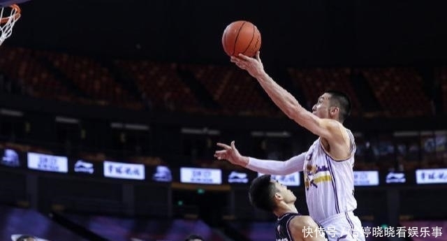 无意|马布里率队遇尴尬纪录!赛前被无意戳眼,郭艾伦缺席赵继伟扛大旗