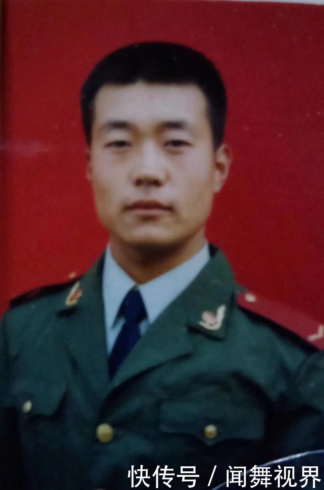 制服|山东退伍老兵一根长棍制服持刀歹徒，获万元奖励，网友：是条汉子