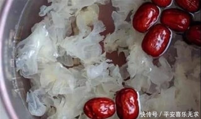  银耳|炖银耳时，是先放糖还是后放糖？很多人都错了
