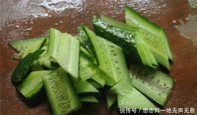 最伤|喝酒伤肝大错特错,这件事虽不起眼,但最伤肝,大家每天总是做