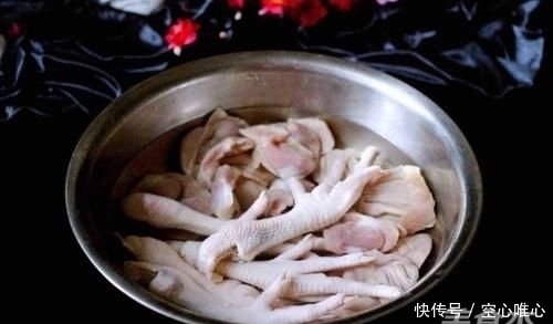砂锅中|入夏后,可以试试这道菜,爽口不腻有嚼劲,年轻人必备的追剧神器