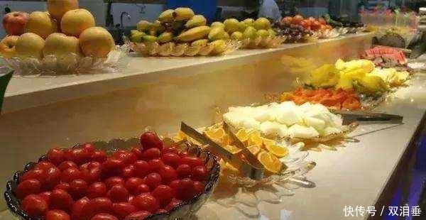 外国人|外国人首次吃中国自助餐,全程只吃一种食物,老板看到笑出猪叫声