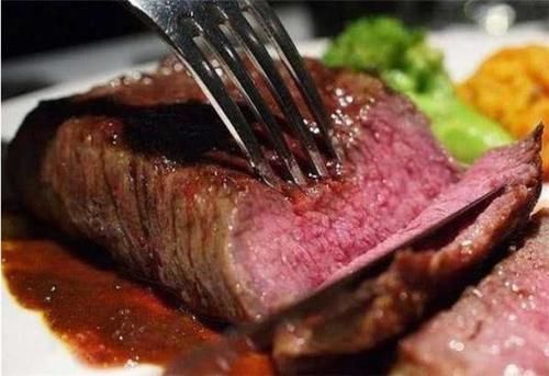 牛肉都|同样是牛肉,为啥西餐吃一块牛排就饱,中国火锅吃两盘牛肉还不够