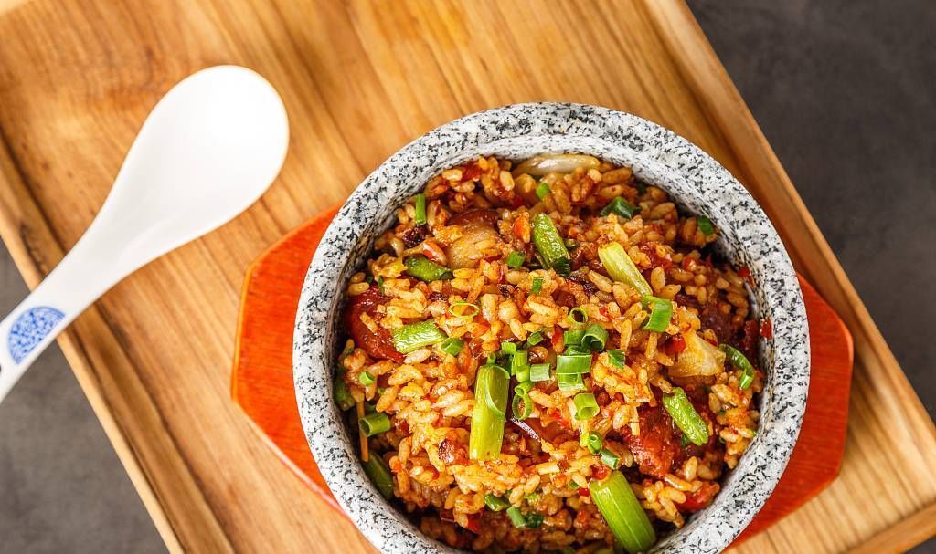 胡萝卜|如何让蛋炒饭变得美味掌握这些步骤很重要,炒饭很好吃