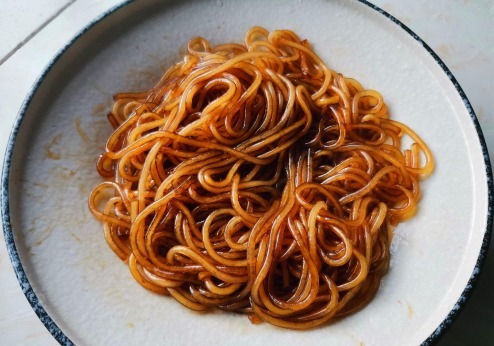 粉条|炒粉条的小妙招,不粘锅,根根爽滑,颜色油亮诱人,只需多做一步