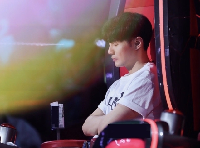 淘汰|好声音:盲选时拿一手烂牌,把最强的淘汰,如今败了却说后悔了