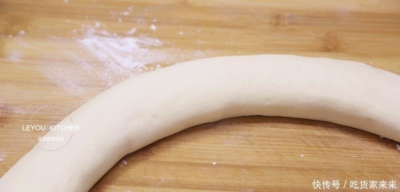 面团|1碗面粉、1包牛奶、1个鸡蛋, 烙好的饼和面包一样好吃